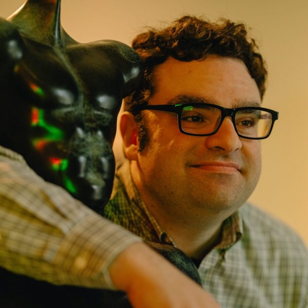 00openai-artist-qgft-mediumSquareAt3X